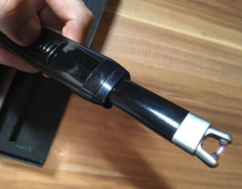 Lichtbogen Feuerzeug mit zweifachem Plasmabogen TESLA Lighter T07 im Test
